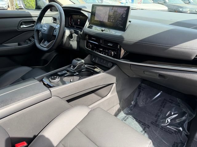 Used 2025 Nissan Rogue SL AWD/4WD image 10