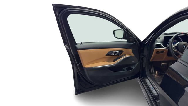 Used 2025 BMW M340i image 10