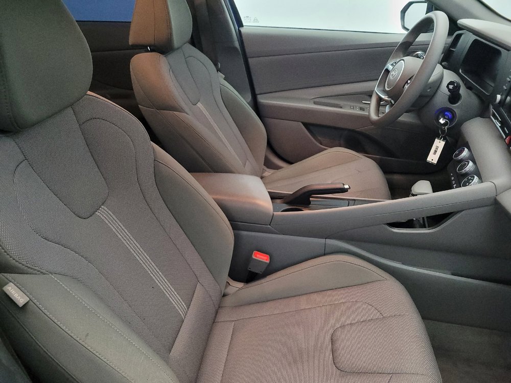Used 2024 Hyundai Elantra SE image 21