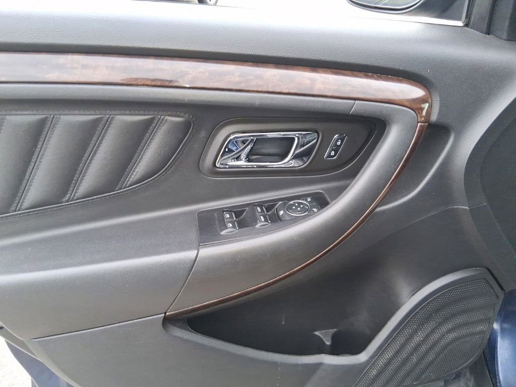Used 2017 Ford Taurus Limited FWD image 11
