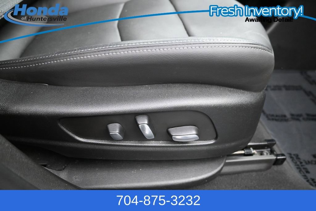 Used 2022 Cadillac XT6 Sport w/ Technology Package AWD/4WD image 18