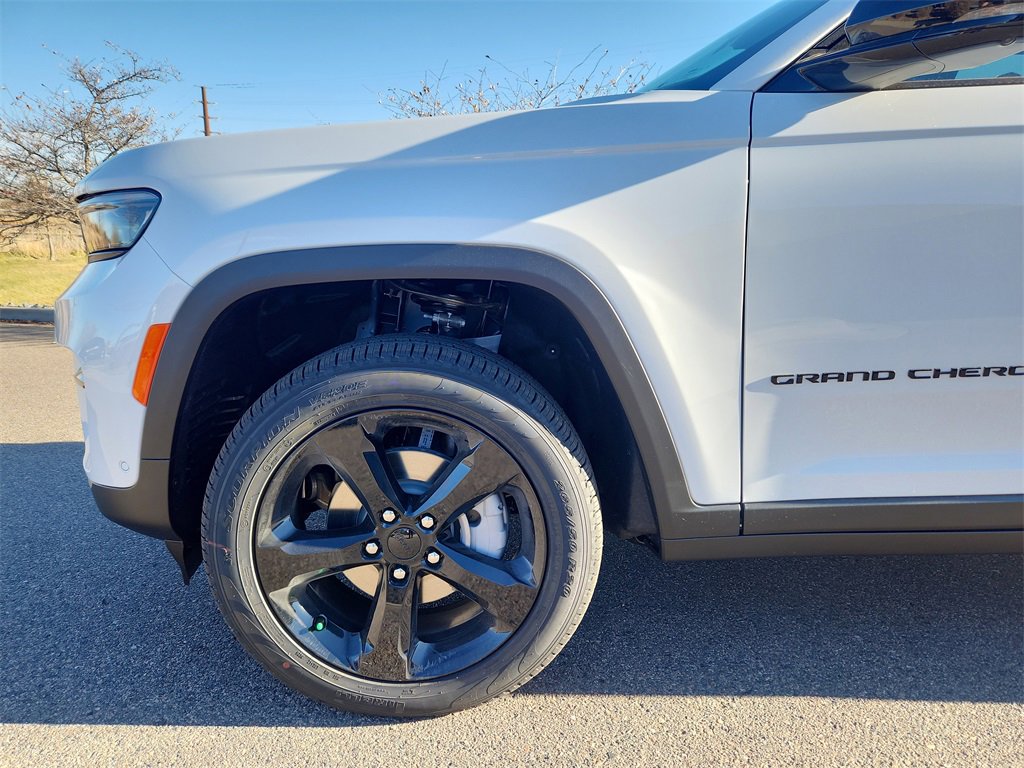 New 2025 Jeep Grand Cherokee Limited image 6