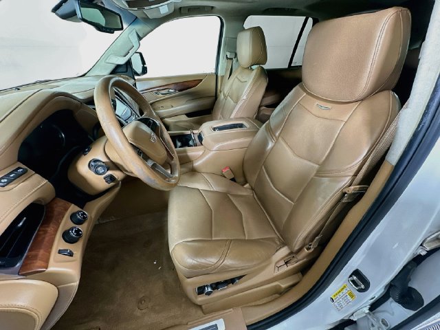 Used 2016 Cadillac Escalade Platinum AWD/4WD image 28