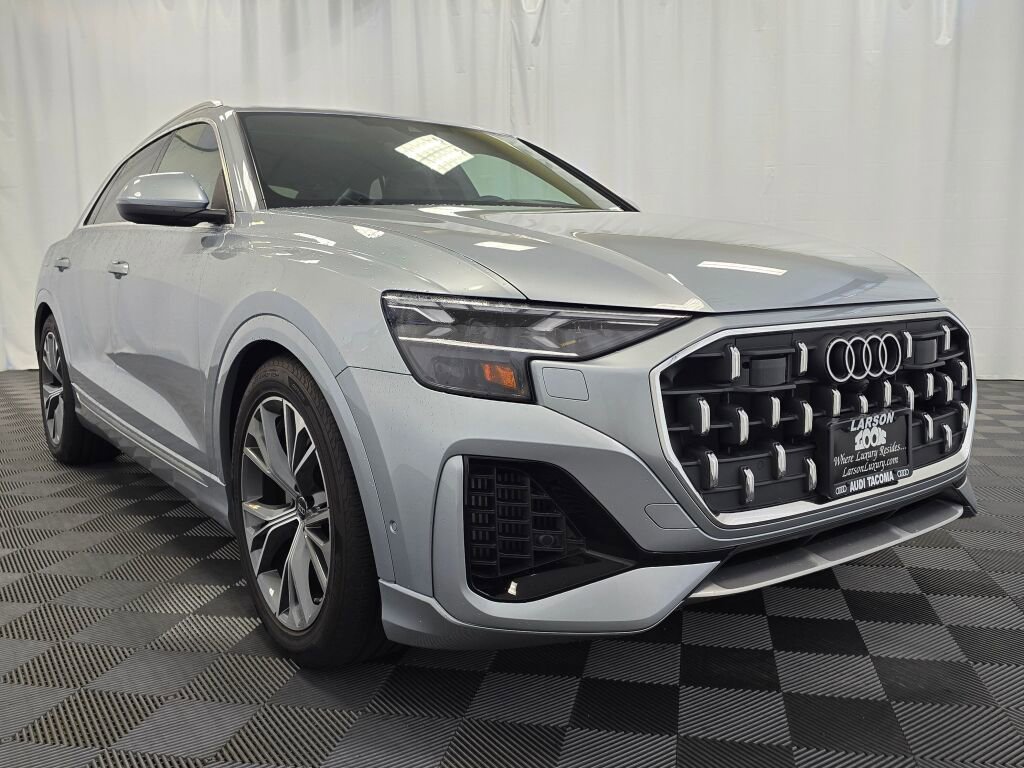 Used 2024 Audi Q8 Prestige w/ Prestige Package image 8