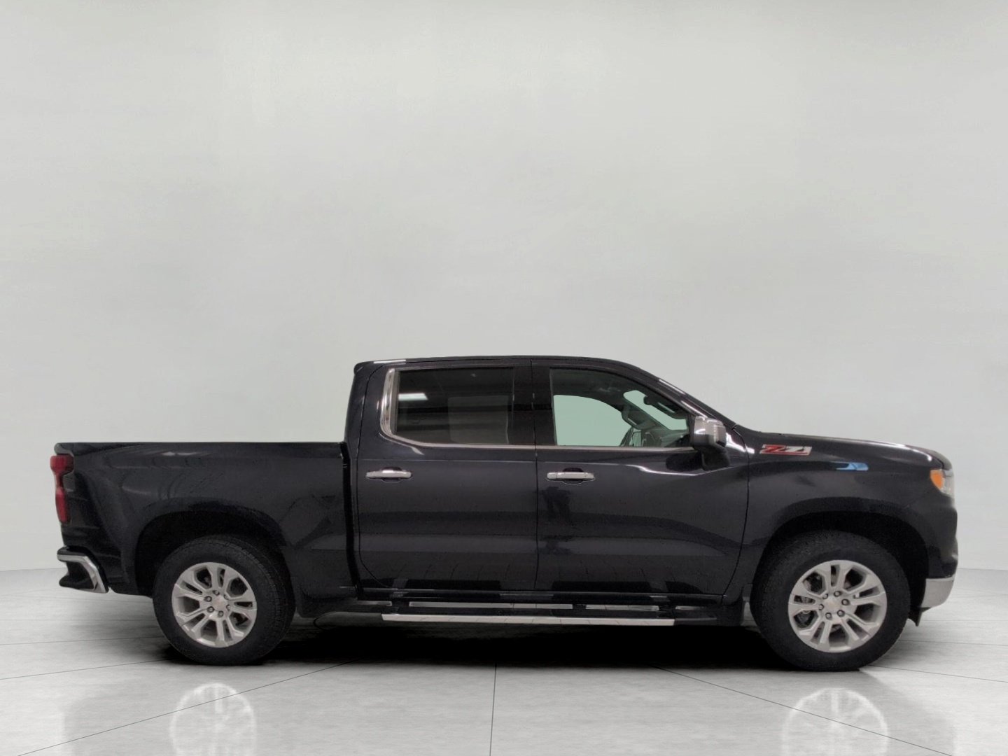 Certified 2024 Chevrolet Silverado 1500 LTZ w/ Technology Package AWD/4WD image 11