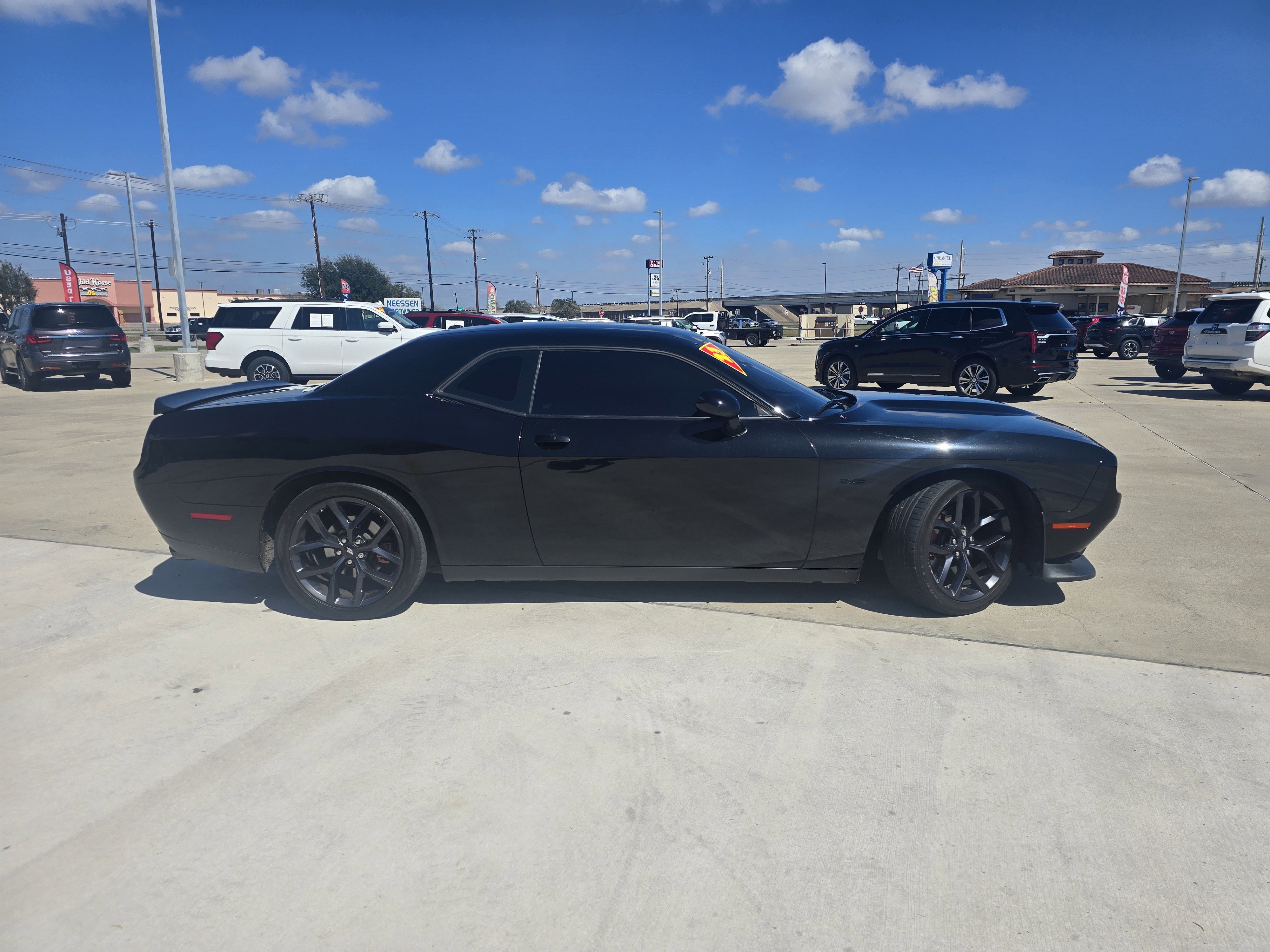 Used 2023 Dodge Challenger R/T w/ Blacktop Package image 2