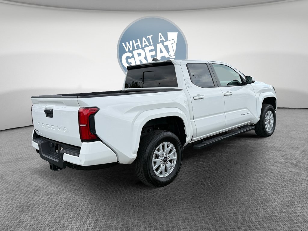 Used 2024 Toyota Tacoma SR5 AWD/4WD image 3