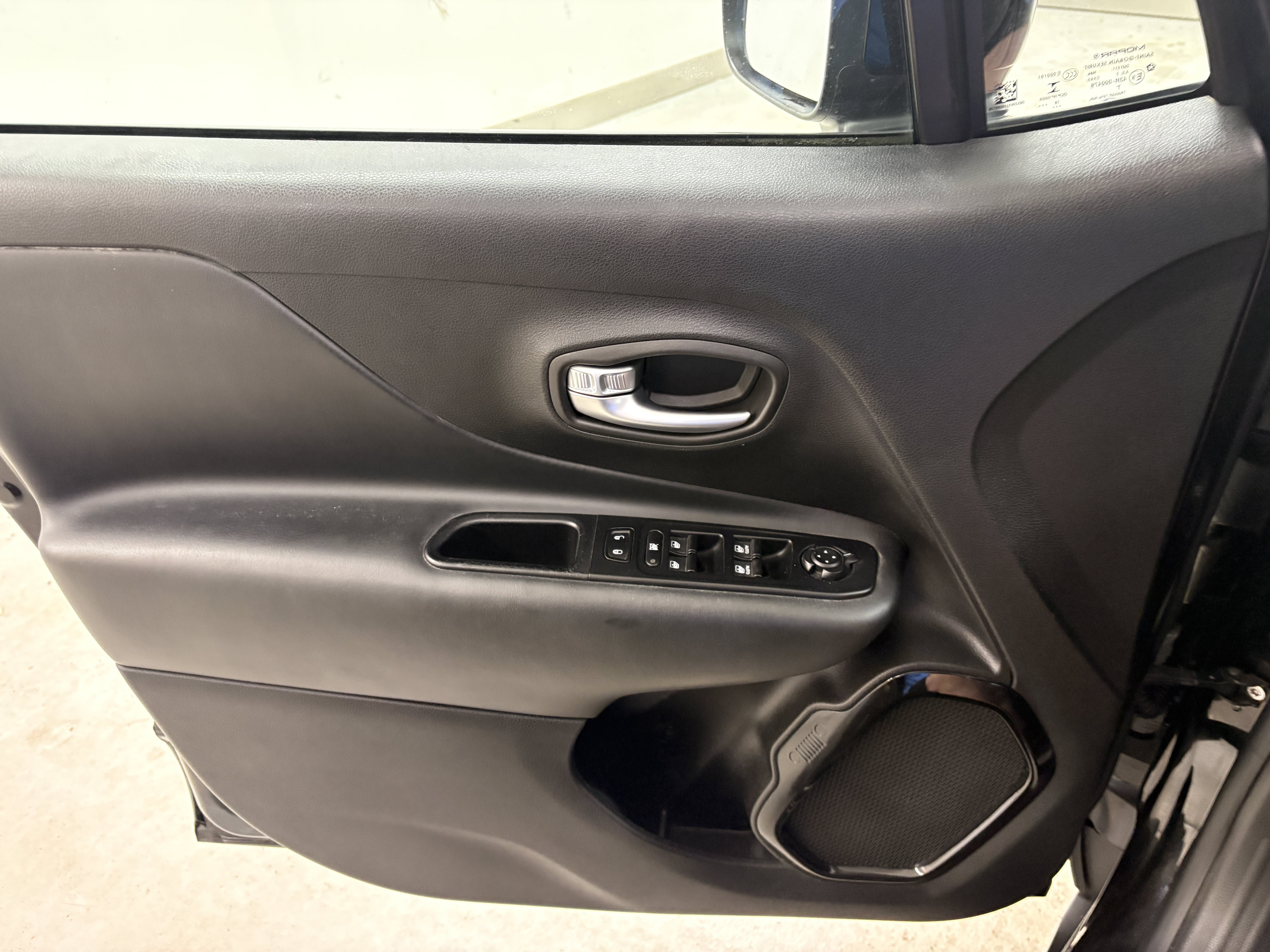 Used 2019 Jeep Renegade Altitude w/ Quick Order Package 2XM FWD image 21