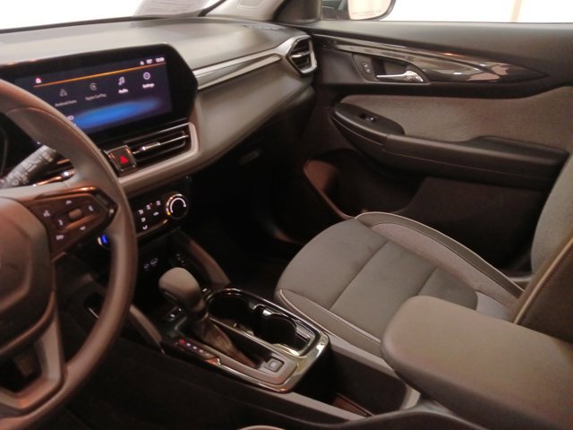 Used 2025 Chevrolet TrailBlazer LT image 24