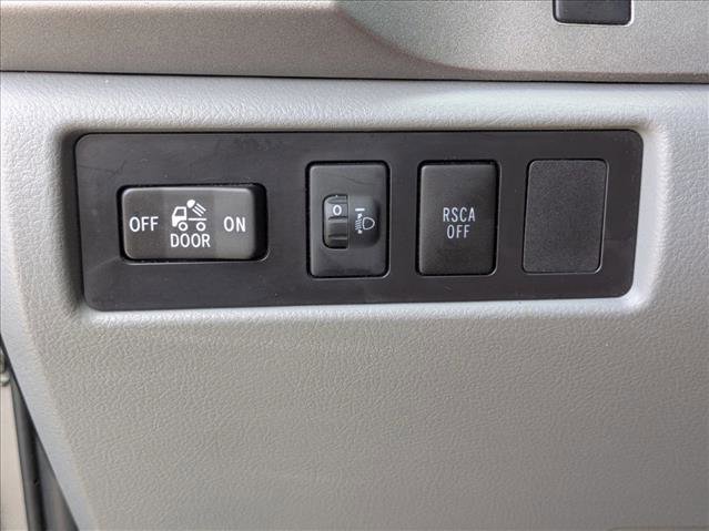 Used 2011 Toyota Tundra 4x4 Double Cab w/ TRD Off-Road Pkg image 14