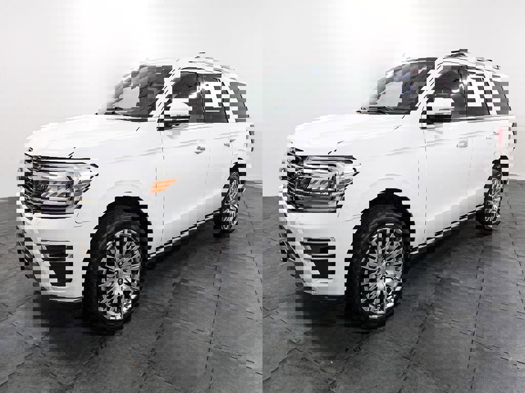 Used 2024 Ford Expedition Limited image 3