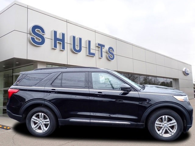 Certified 2023 Ford Explorer XLT w/ Equipment Group 202A image 4