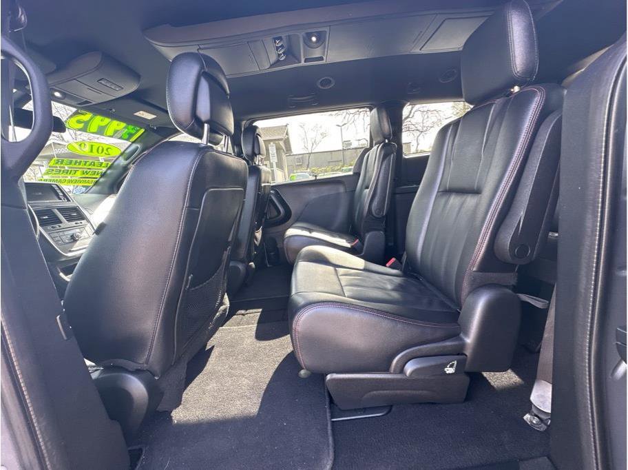 Used 2019 Dodge Grand Caravan GT image 13
