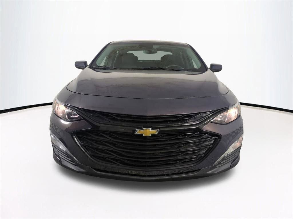 Used 2025 Chevrolet Malibu LT image 3