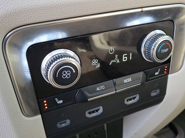Used 2024 GMC Yukon XL Denali image 11