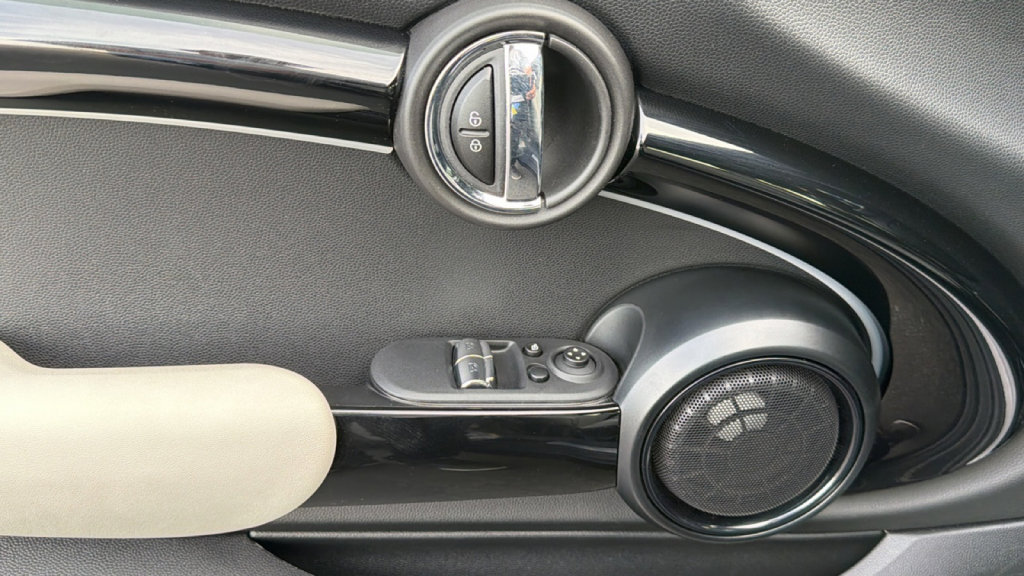 Used 2022 MINI Cooper SE FWD image 22