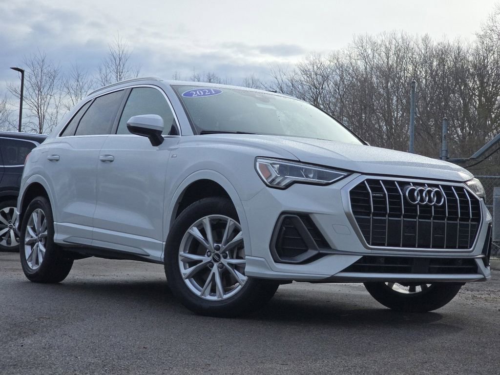 Used 2021 Audi Q3 2.0T Premium Plus w/ Premium Plus Package AWD/4WD image 2