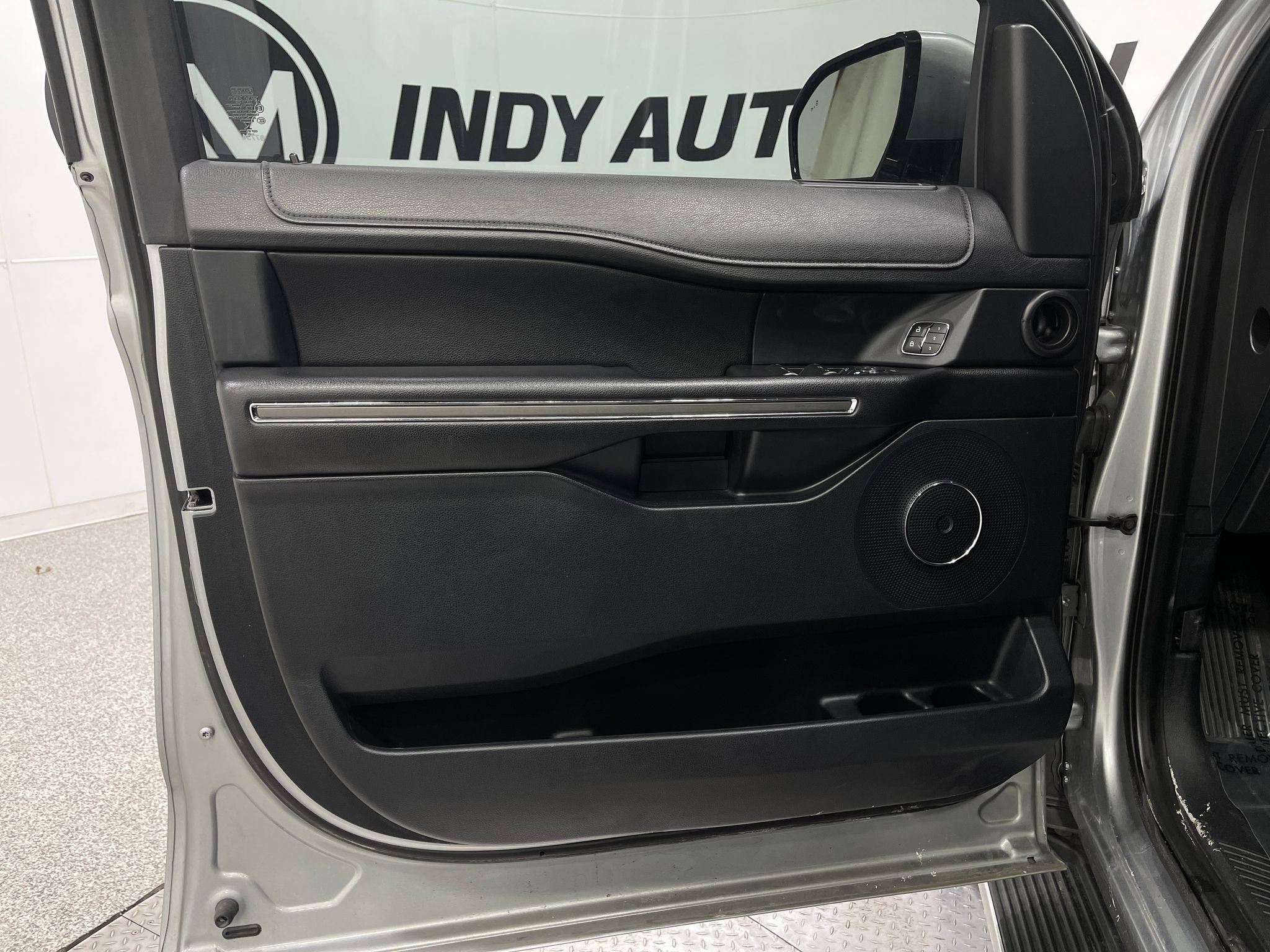 Used 2020 Ford Expedition XLT w/ Equipment Group 202A image 16