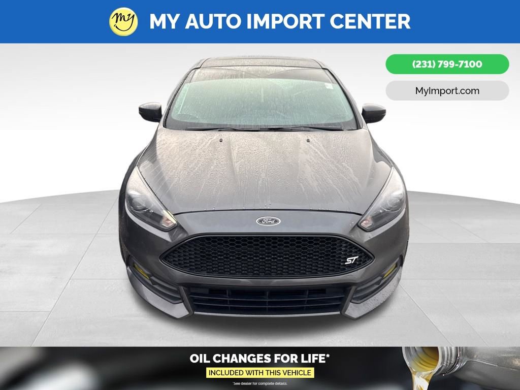 Used 2018 Ford Focus ST w/ Equipment Group 401A image 2