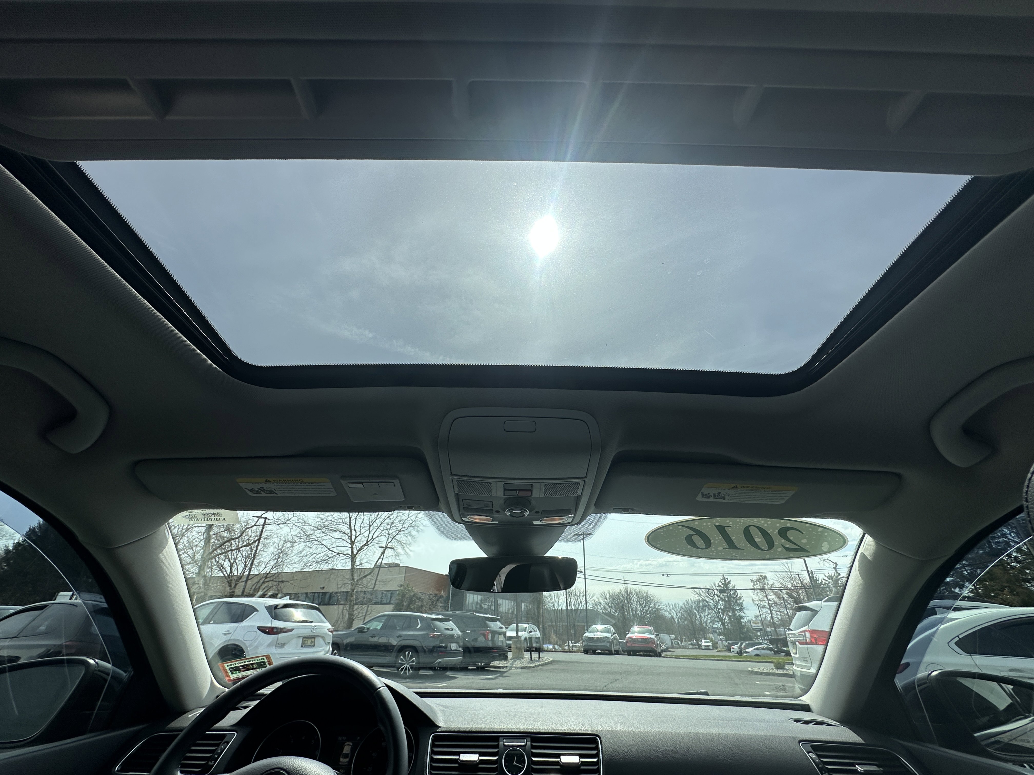 Used 2016 Volkswagen Passat 1.8T SEL Premium image 2