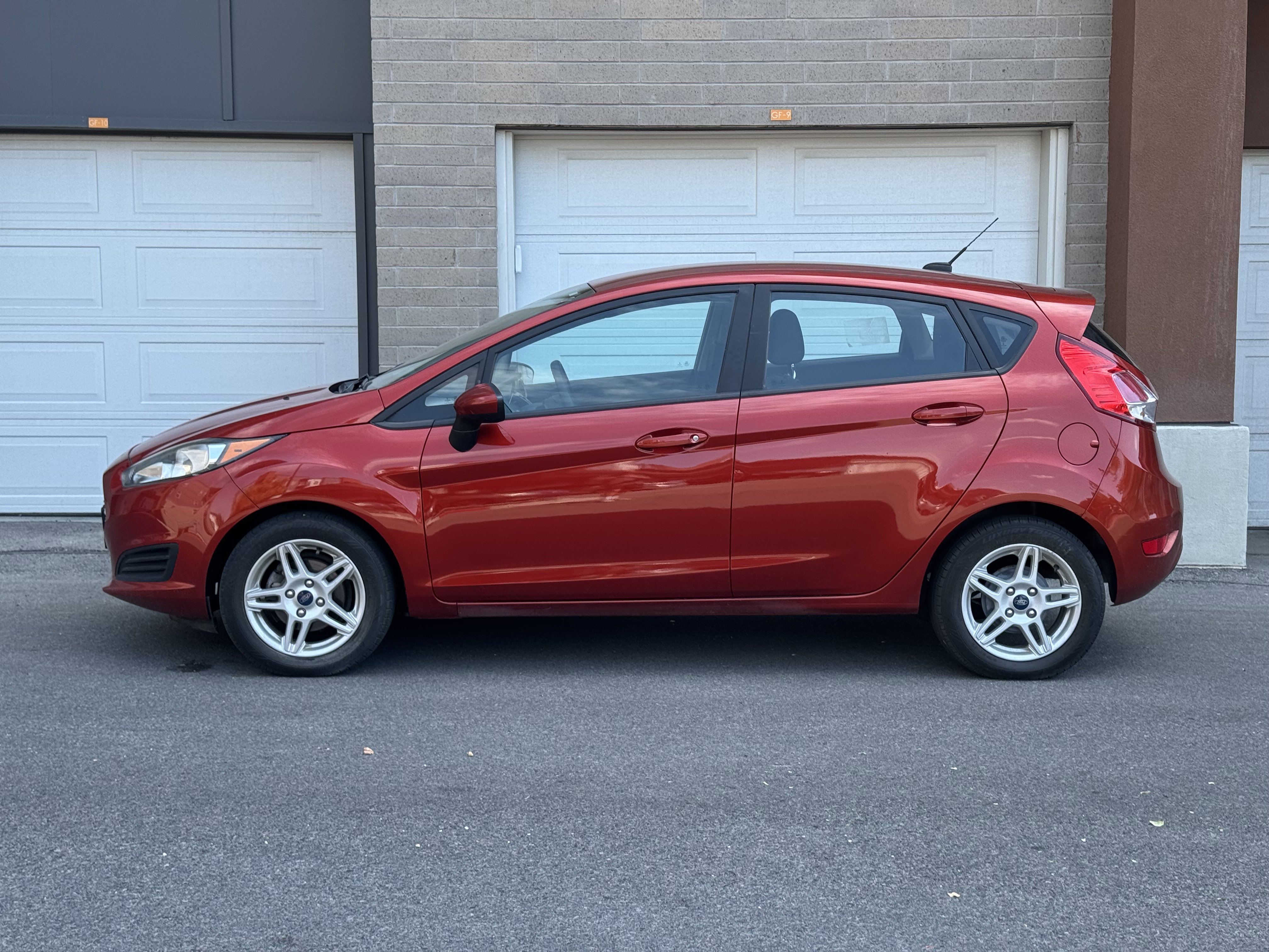Used 2019 Ford Fiesta SE image 2