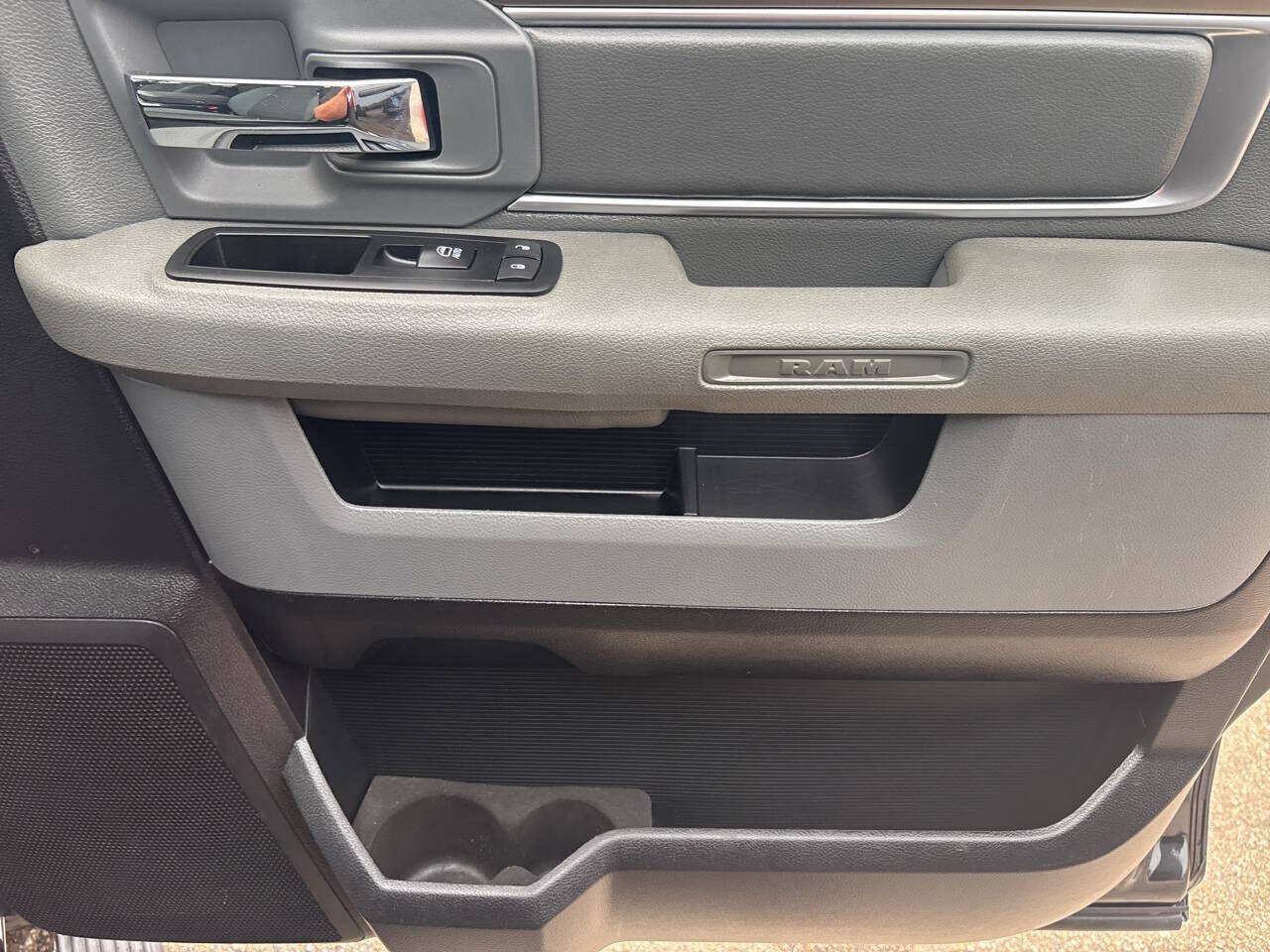 Used 2016 RAM 1500 Outdoorsman AWD/4WD image 29