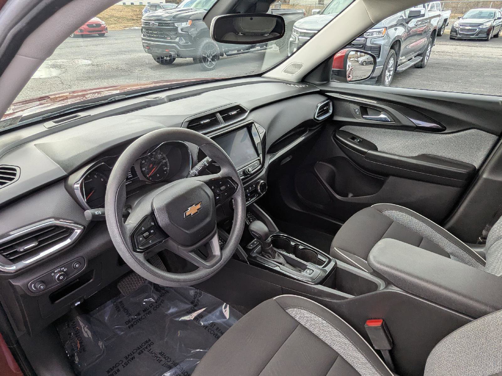 Certified 2022 Chevrolet TrailBlazer LT w/ Convenience Package image 13