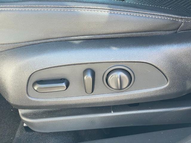 Used 2022 Buick Encore GX Essence image 12
