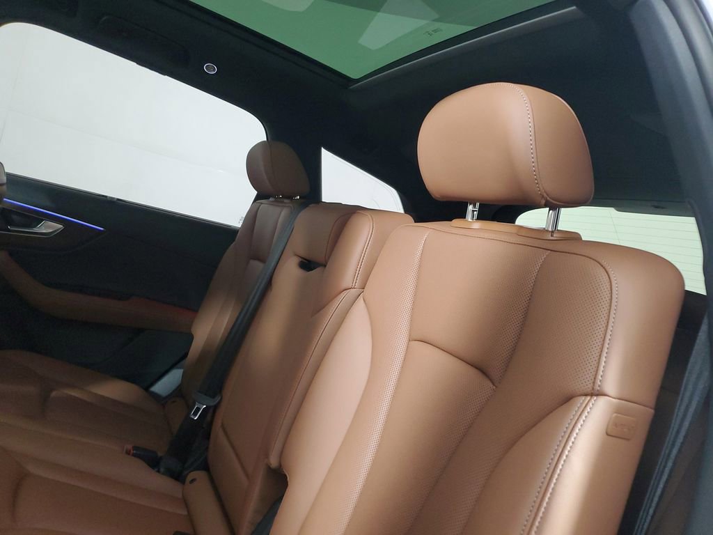 Used 2025 Audi Q7 3.0T Premium Plus image 12