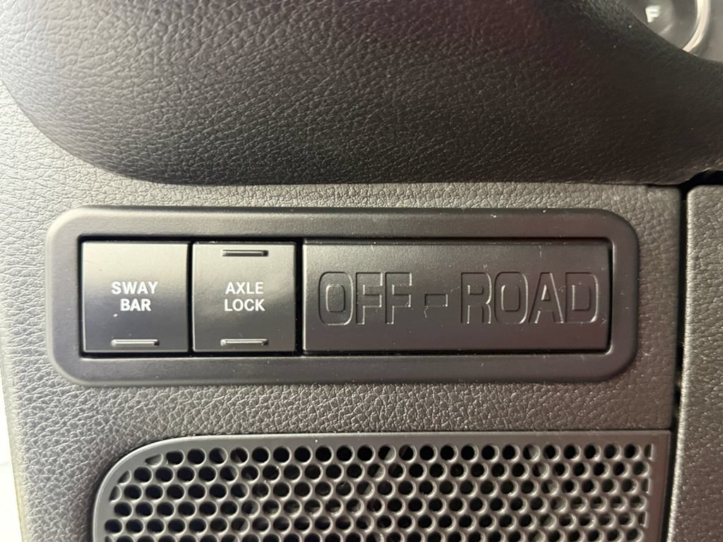 Used 2016 Jeep Wrangler Unlimited Rubicon w/ Connectivity Group AWD/4WD image 36