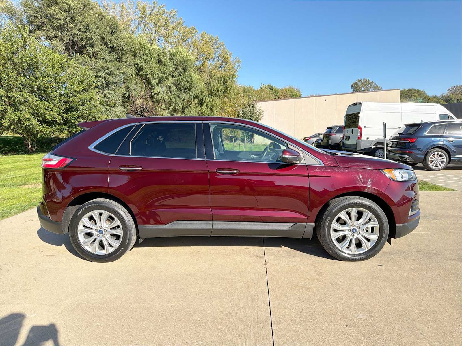 Used 2020 Ford Edge Titanium AWD/4WD image 7