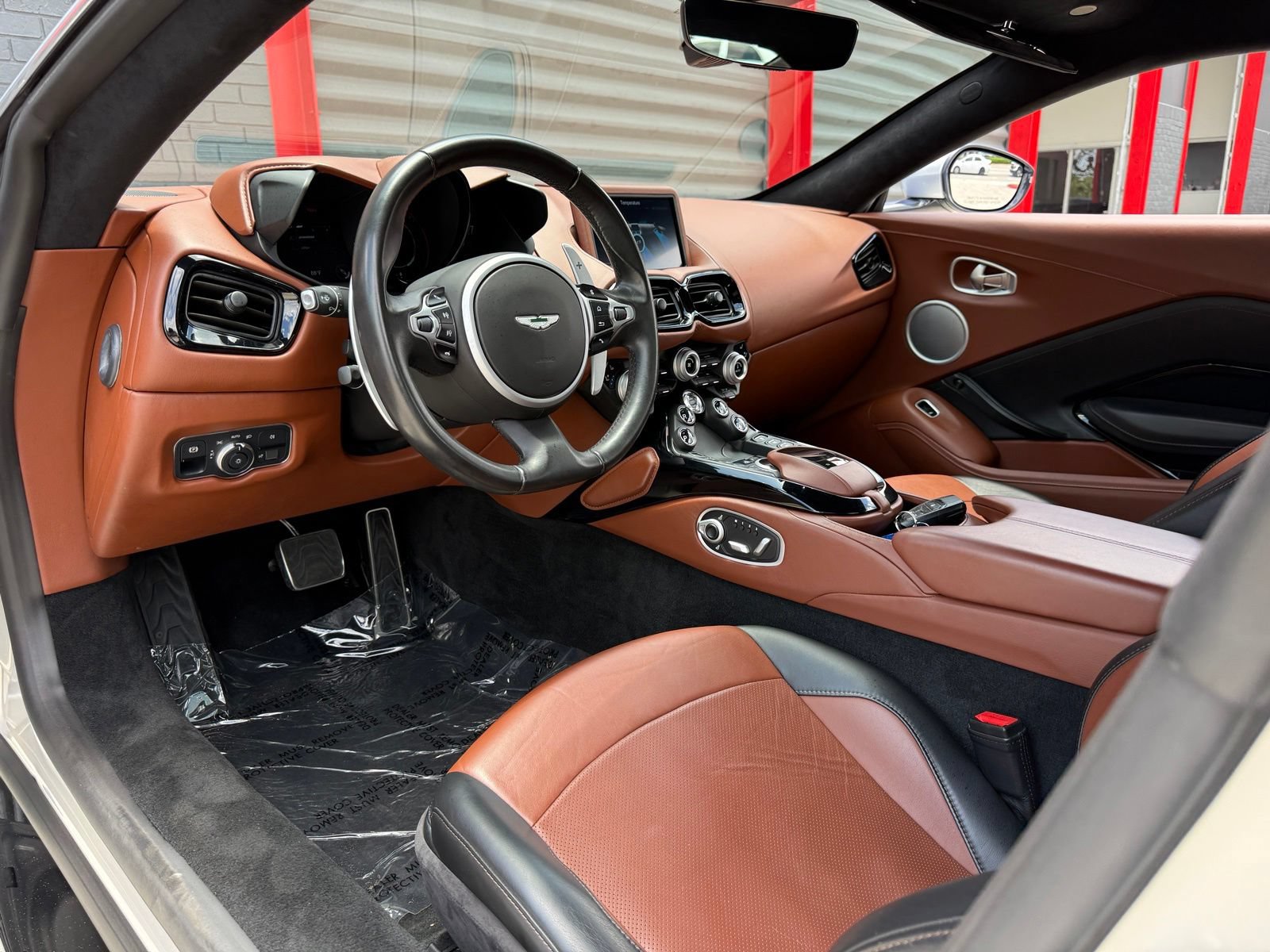 Used 2020 Aston Martin V8 Vantage Coupe RWD image 21