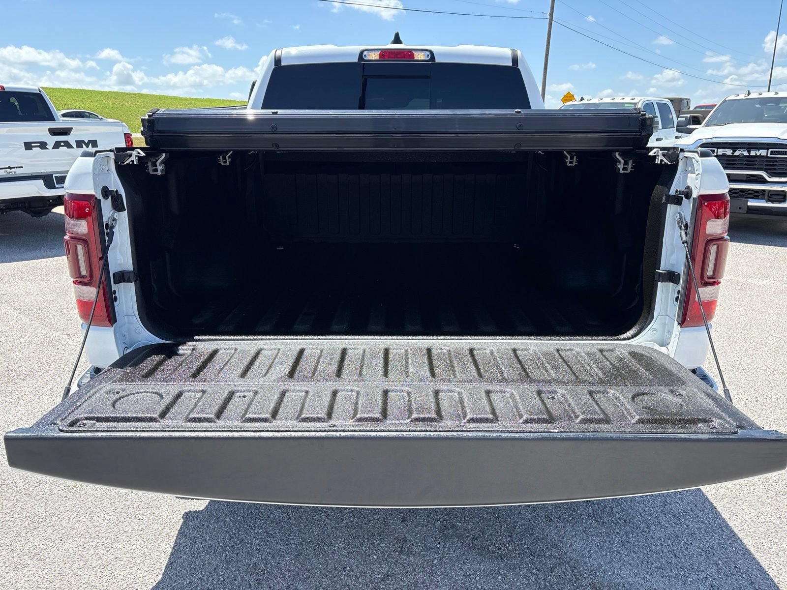 Used 2024 RAM 1500 Laramie AWD/4WD image 35