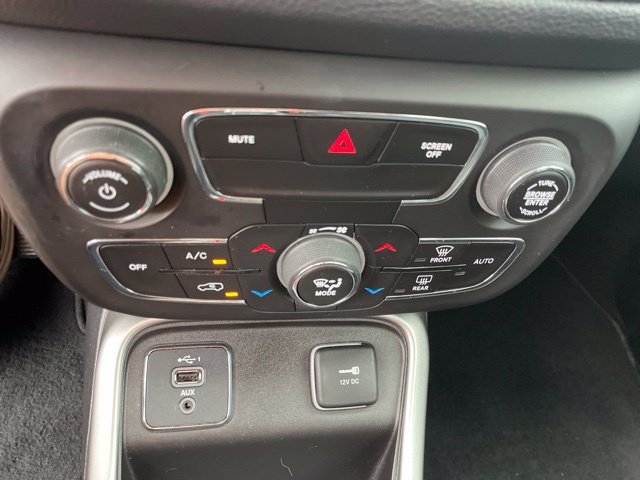 Used 2020 Jeep Compass Latitude FWD image 39