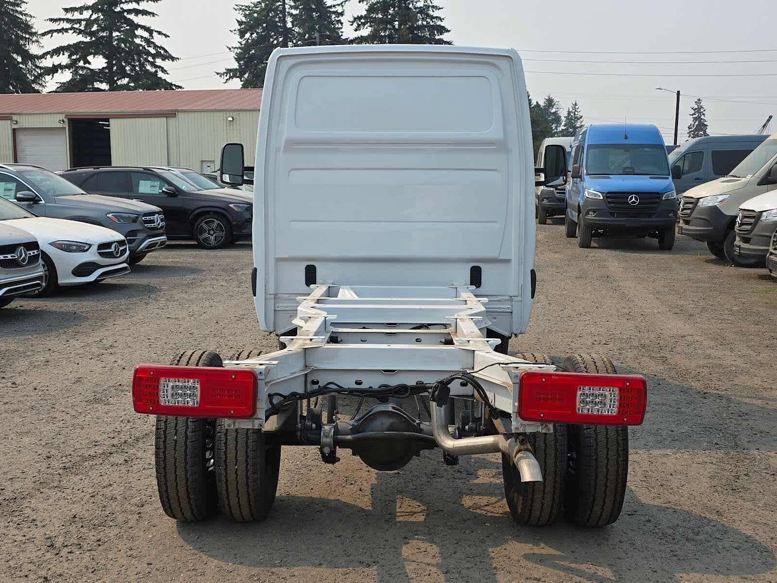 Used 2024 Mercedes-Benz Sprinter 3500 image 3