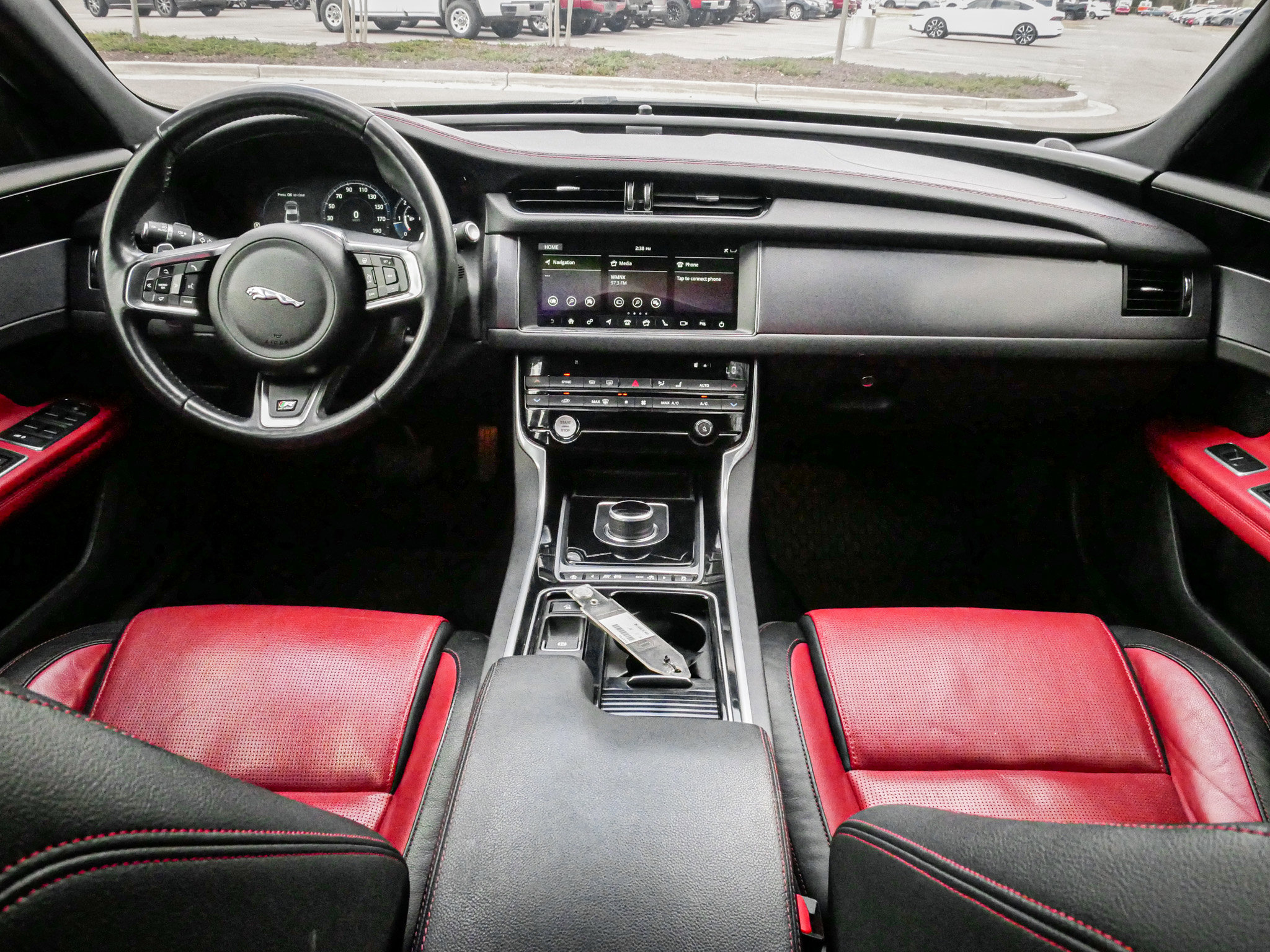 Used 2018 Jaguar XF R-Sport AWD/4WD image 29