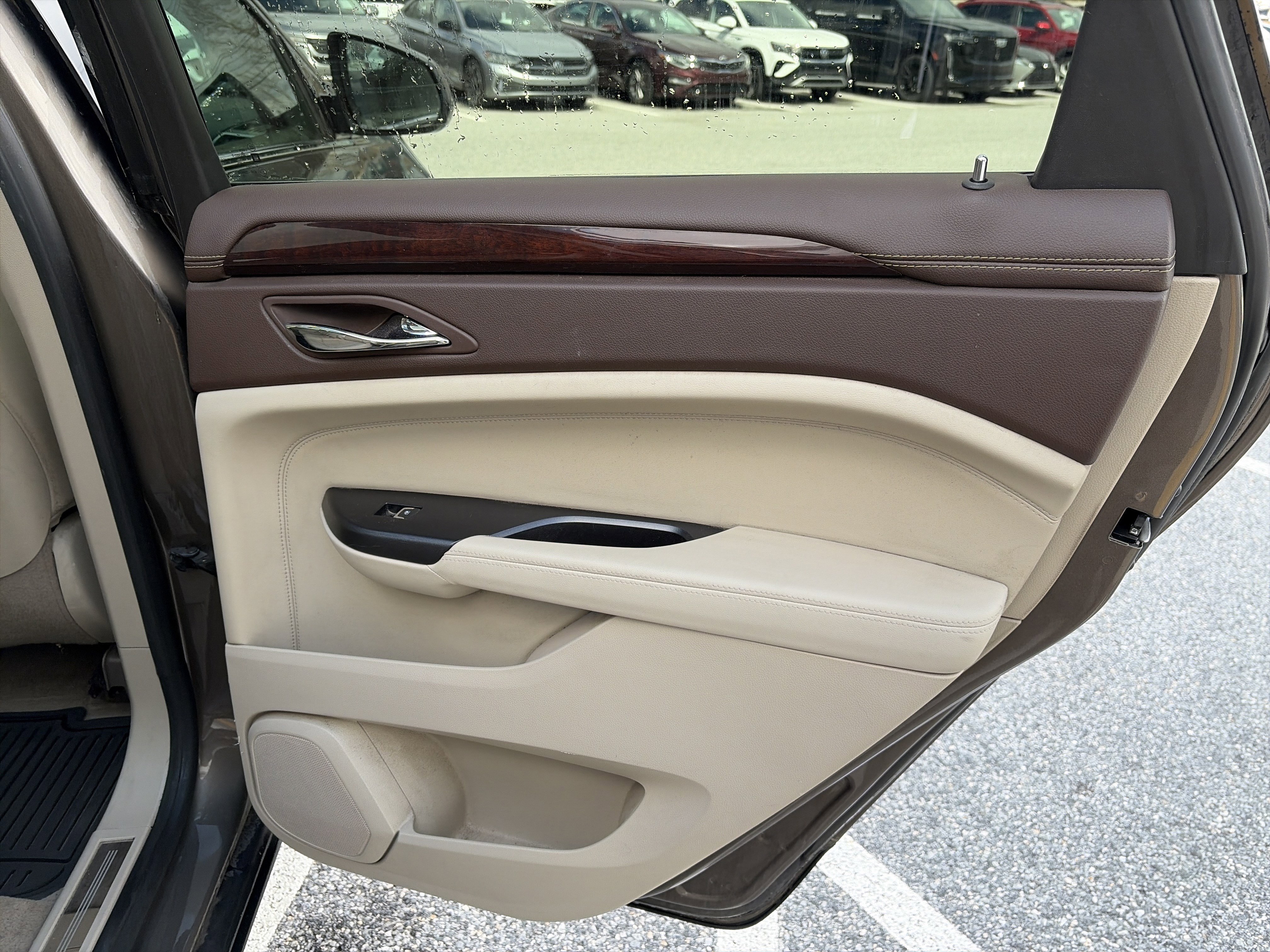 Used 2016 Cadillac SRX Luxury w/ Driver Awareness Package image 26