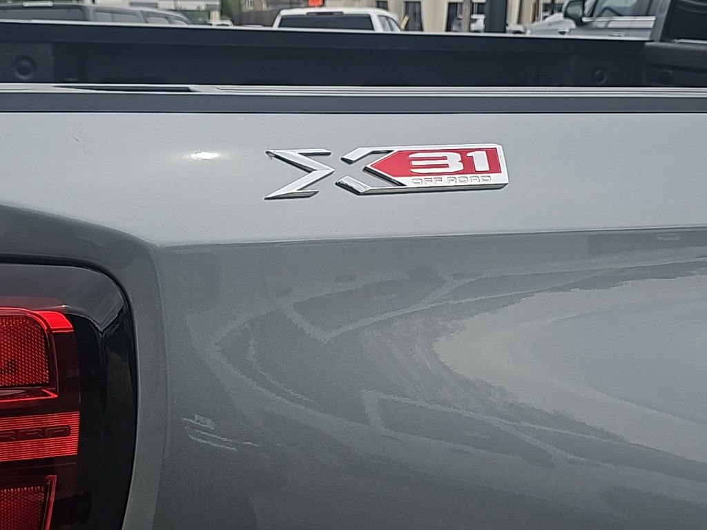 New 2026 GMC Sierra 1500 SLT w/ SLT Premium Plus Package image 9