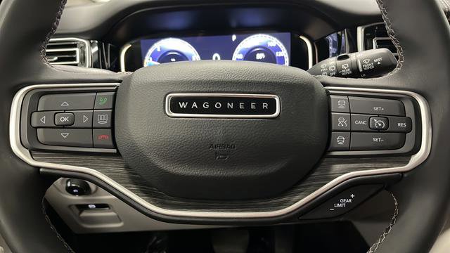Used 2023 Jeep Wagoneer Series III w/ Preferred Equipment Group AWD/4WD image 15