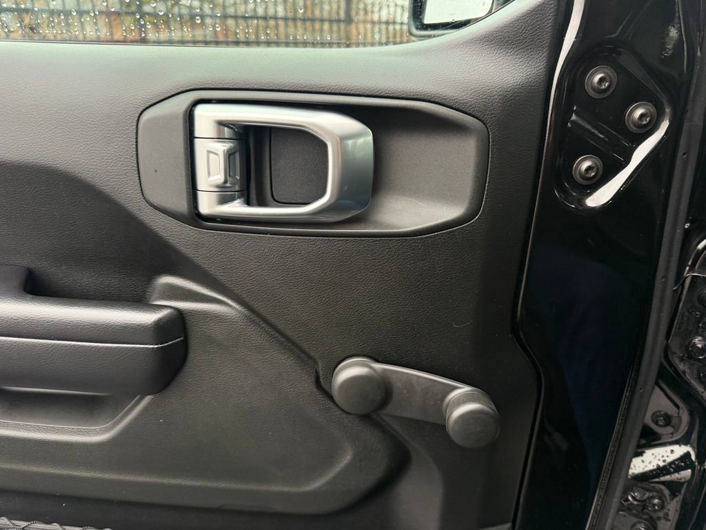 Used 2019 Jeep Wrangler Sport image 21