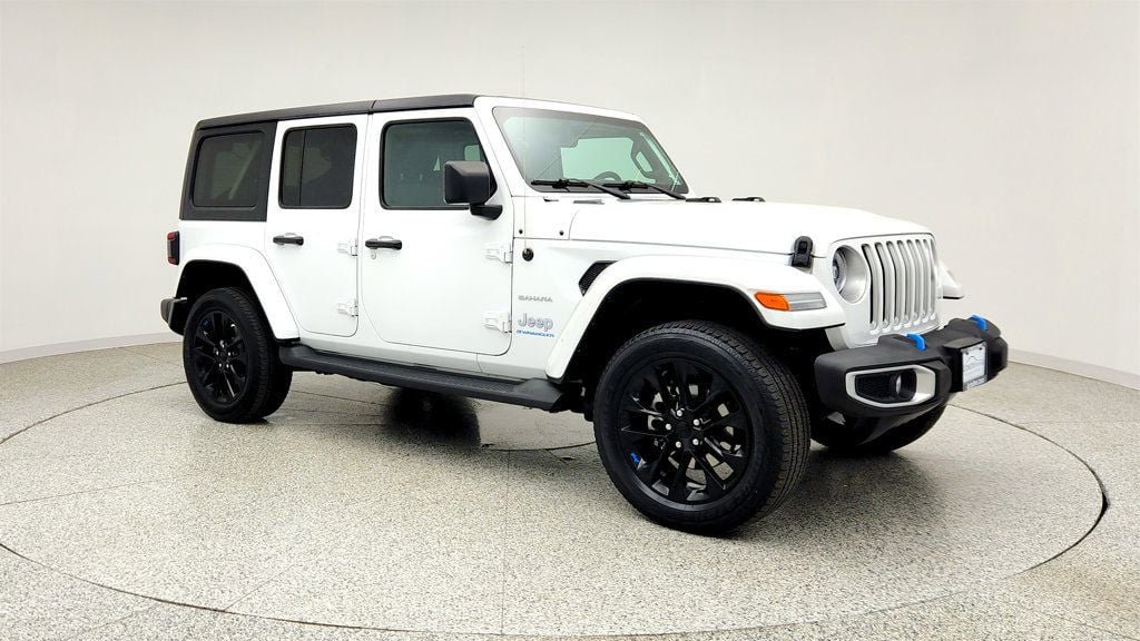 Used 2023 Jeep Wrangler Unlimited Sahara w/ Dual Top Group AWD/4WD image 3