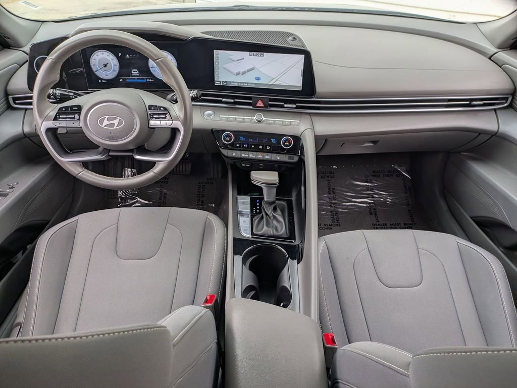 Used 2025 Hyundai Elantra SEL FWD image 25
