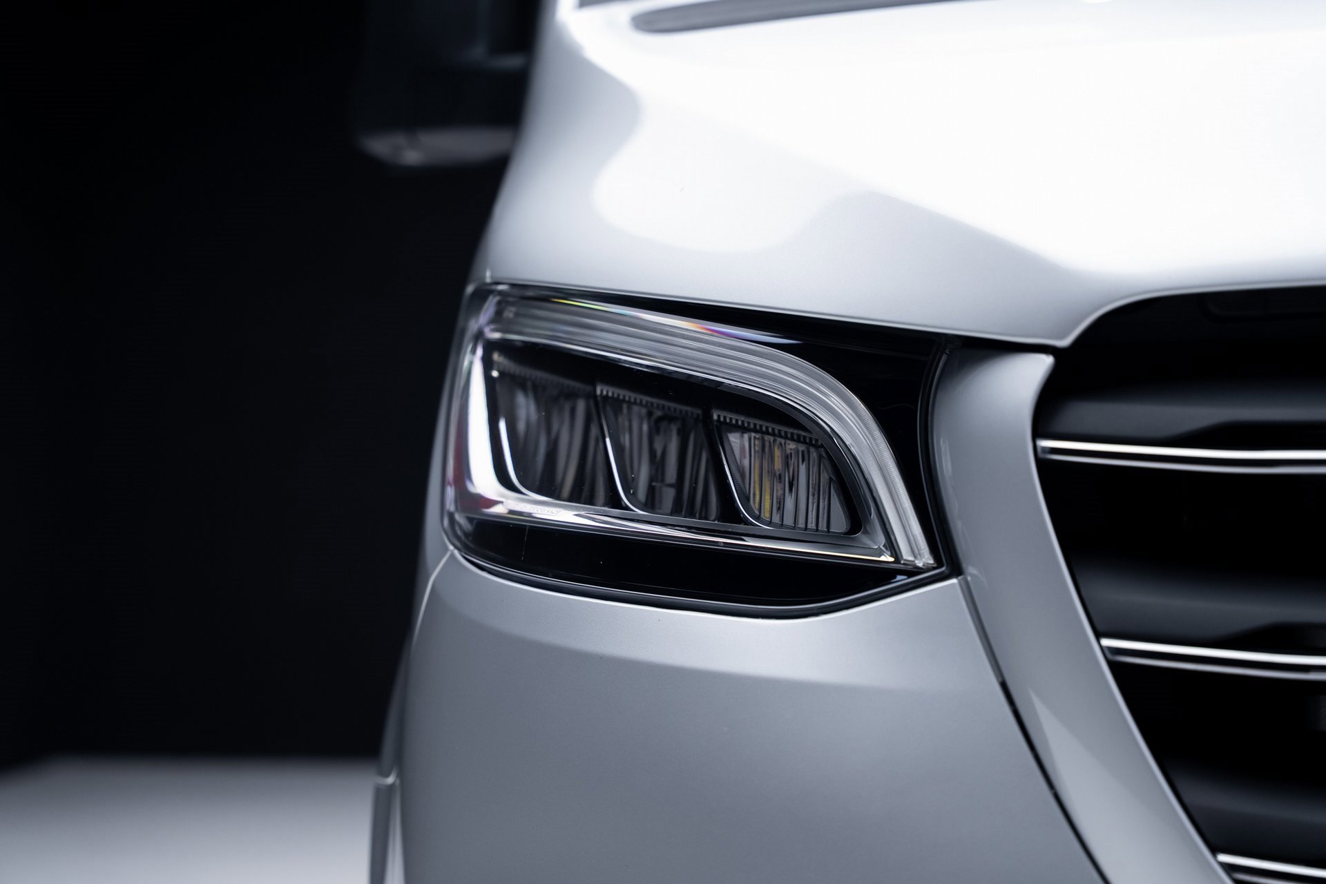 Used 2022 Mercedes-Benz Sprinter 144 Cargo image 9