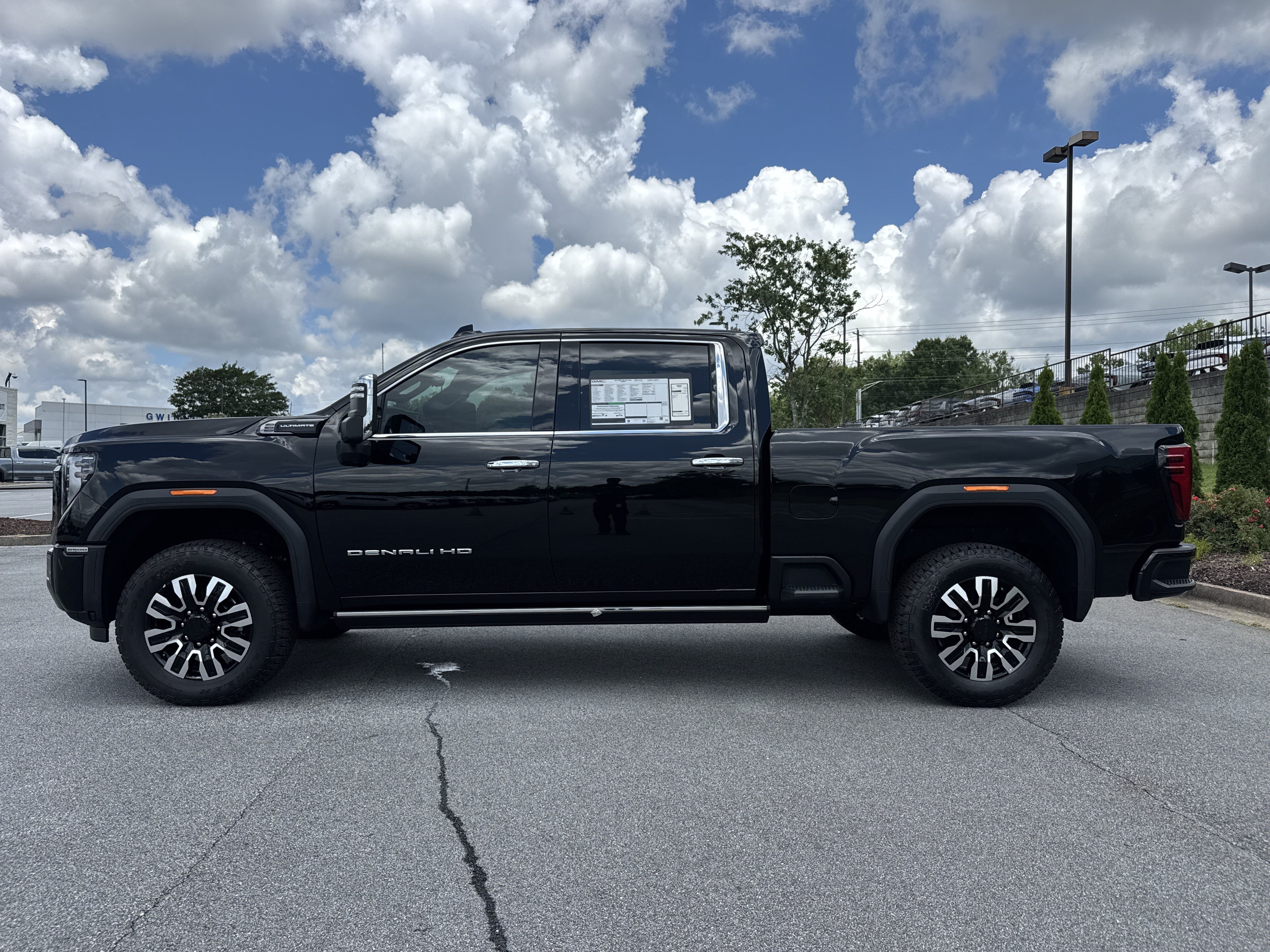 New 2026 GMC Sierra 2500 Denali Ultimate AWD/4WD image 7