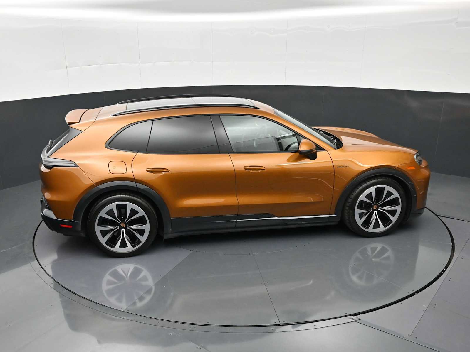 New 2026 Porsche Cayenne Electric AWD/4WD image 43