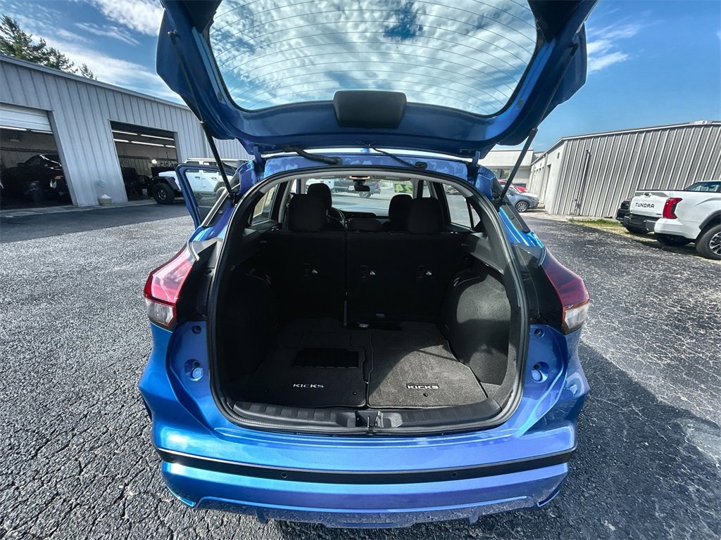 Used 2024 Nissan Kicks SV image 28