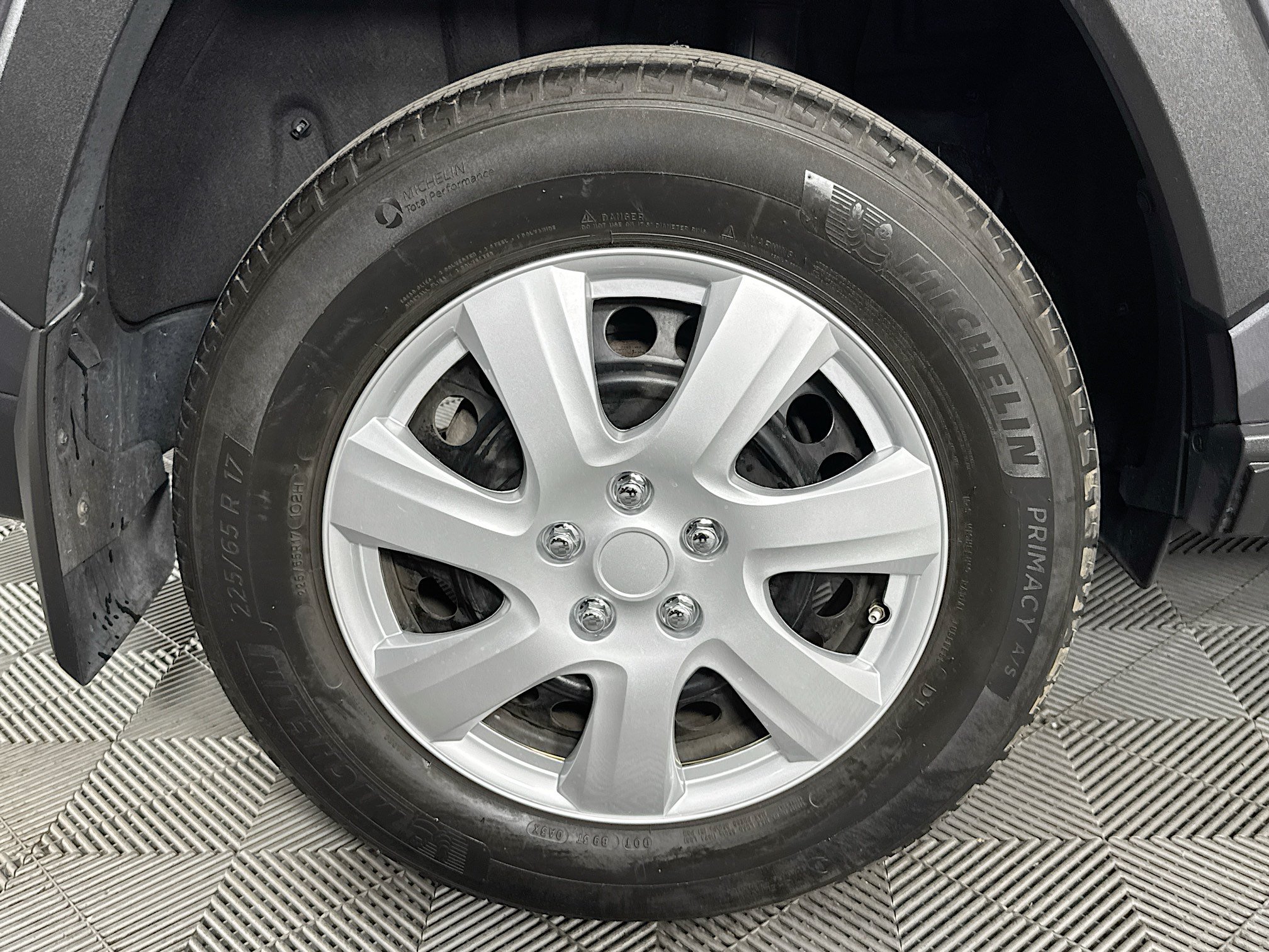 Used 2022 Toyota RAV4 LE AWD/4WD image 30