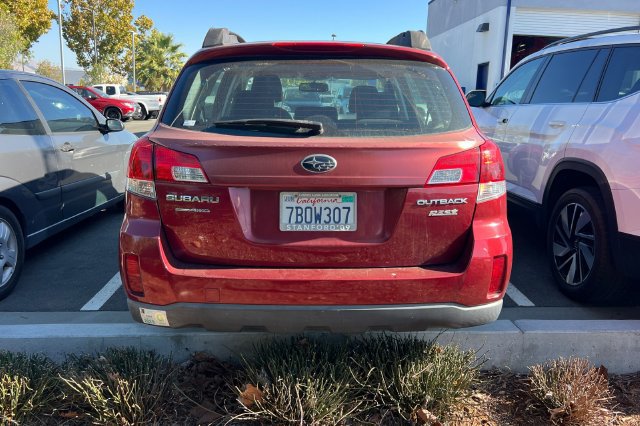 Used 2013 Subaru Outback 2.5i AWD/4WD image 6