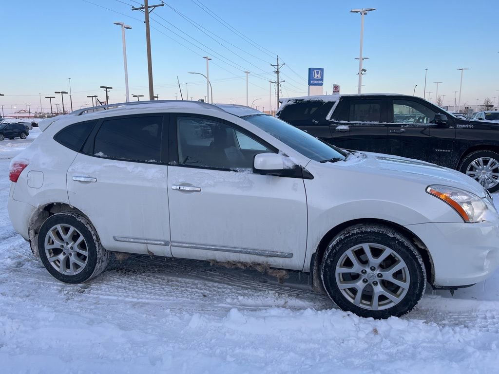 Used 2013 Nissan Rogue SL image 2
