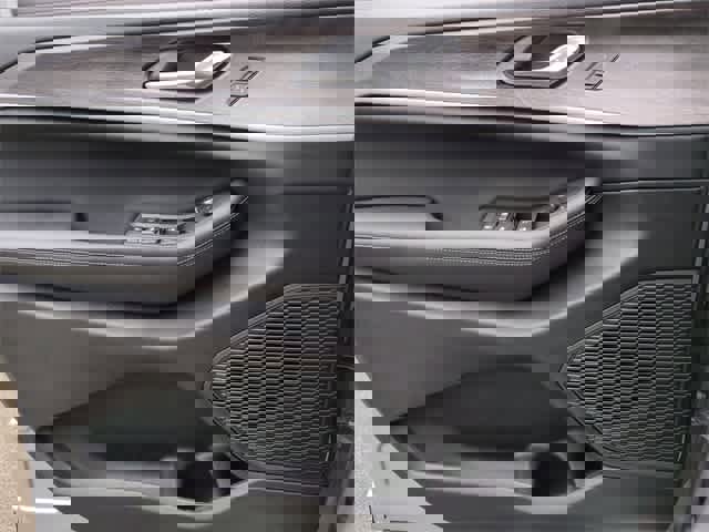 New 2025 Jeep Grand Cherokee Limited image 32